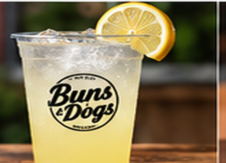Fresh lemonade over ice with lemon slice